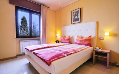 Camera Matrimoniale con Vista Lago