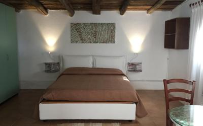 Camera Matrimoniale con Vista Giardino