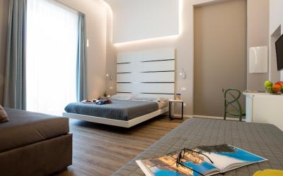 Camera Tripla Superior