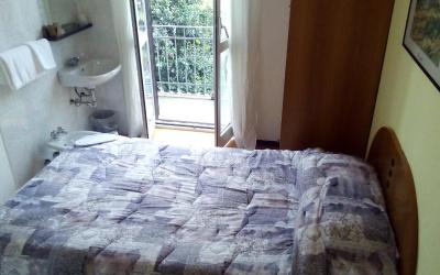 Camera Singola Standard con Bagno in Comune 