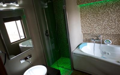 Camera Queen Superior