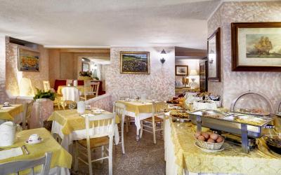 Camera Standard Matrimoniale/Doppia con Letti Singoli