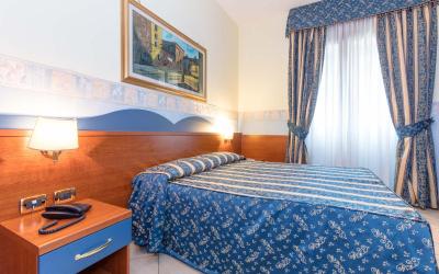 Camera Standard Matrimoniale/Doppia con Letti Singoli