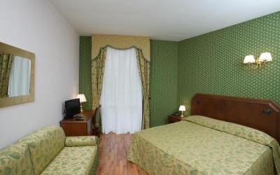 Camera Deluxe Matrimoniale/Doppia con Letti Singoli