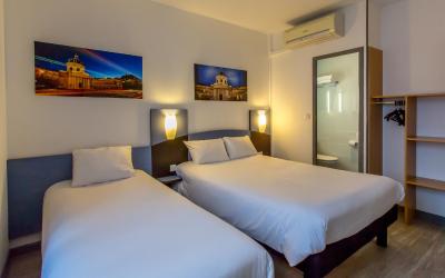 Chambre Familiale - 1 u00e0 3 Personne(s) Chambre Familiale - 1 u00e0 3 Personne(s)