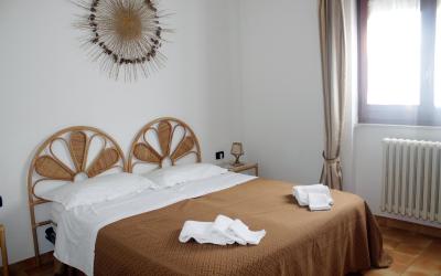 Camera Matrimoniale/Doppia con Letti Singoli con Bagno Privato