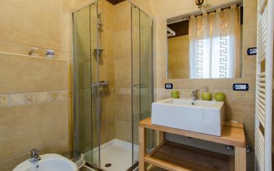 Camera Doppia con Letti Singoli con Bagno Privato 