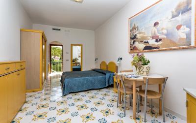 Monolocale con Divano-Letto