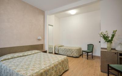 Camera Quadrupla Classic