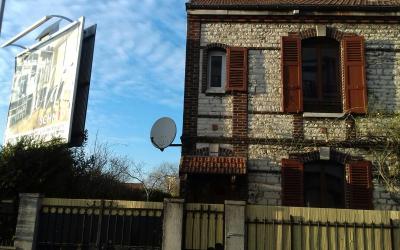 Chambre Lits Jumeaux avec Salle de Bains Commune
