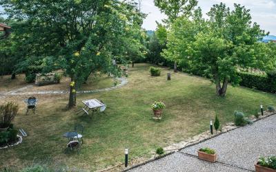 Camera Matrimoniale con Vista Giardino