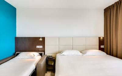 Chambre Triple (1 Lit Double et 1 Canapu00e9-Lit) Chambre Triple (1 Lit Double et 1 Canapu00e9-Lit)