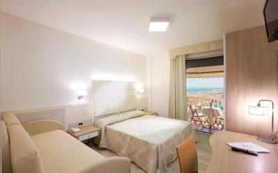 Camera Superior Matrimoniale/Doppia con Letti Singoli con Vista Mare