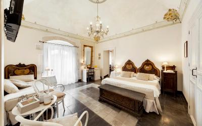 Camera Tripla Deluxe 