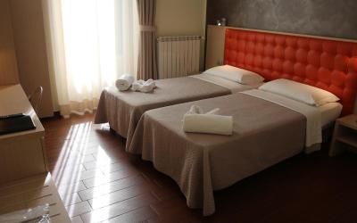 Camera Doppia con Letti Singoli