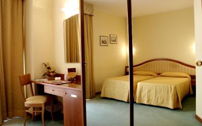 Camera Classic Matrimoniale/Doppia con Letti Singoli 