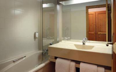 Chambre Lits Jumeaux avec Balcon et Vue sur la Montagne