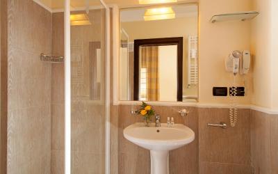 Camera Matrimoniale/Doppia con Letti Singoli