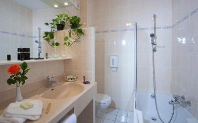 Chambre Double avec Baignoire et Balcon Chambre Double avec Baignoire et Balcon