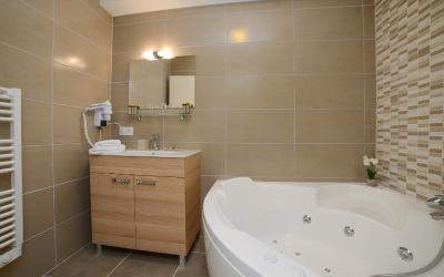Chambre Double avec Baignoire Spa