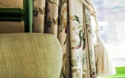 Double Room with Four Poster Bed and Sea View (2)