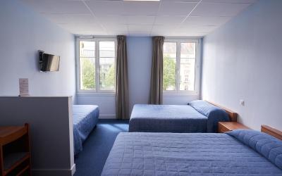 Chambre Familiale (5 Adultes) Chambre Familiale (5 Adultes)