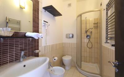 Camera Matrimoniale con Balcone e Vista Mare