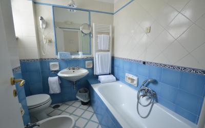 Camera Standard Matrimoniale/Doppia con Letti Singoli