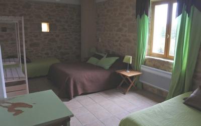 Chambre Quadruple avec Salle de Bains Privative Chambre Quadruple avec Salle de Bains Privative