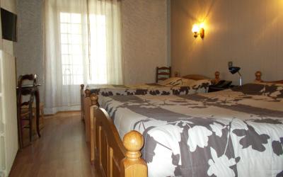 Chambre Double Standard avec 2 Lits Doubles