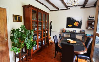 Studio Lit Queen-Size de Luxe  Studio Lit Queen-Size de Luxe