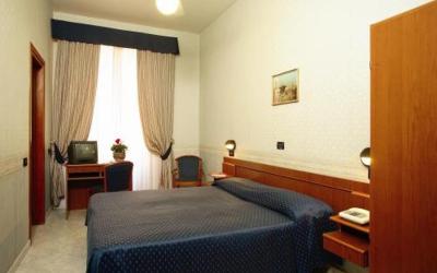 Camera Matrimoniale/Doppia con Letti Singoli