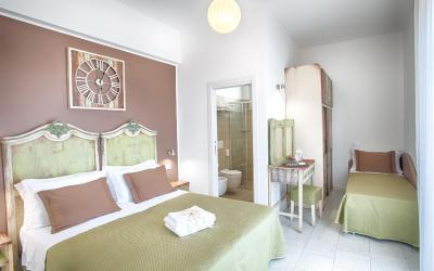 Camera Tripla con Balcone Fronte Mare