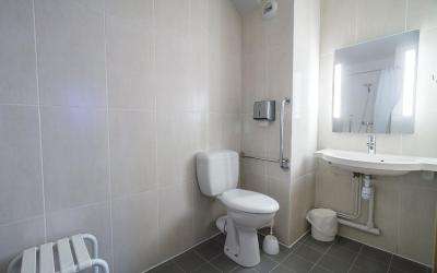Chambre Double - Accessible aux Personnes u00e0 Mobilitu00e9 Ru00e9duite 
