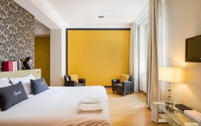 Suite Junior 1 Chambre (3 Adultes) - 28 Place Bellecour 