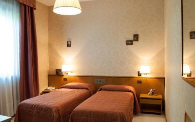 Camera Doppia con Letti Singoli