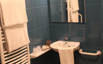 Studio Lit Queen-Size - Accessible aux Personnes u00e0 Mobilitu00e9 Ru00e9duite