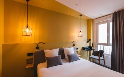 Hu00e9bergement Double avec Lit Queen-Size ou Chambre Lits Jumeaux - Vue sur Cour