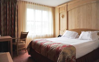 Chambre Lit Queen-Size Confort