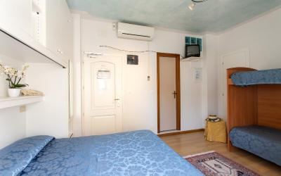 Camera Quadrupla Standard 