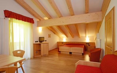 Camera Tripla Deluxe 