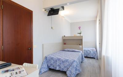 Camera Doppia con Letti Singoli