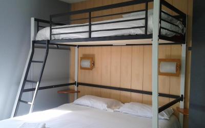 Chambre Familiale (2u00a0Adultes + 1u00a0Enfant)