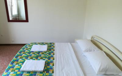 Camera Tripla Basic con Bagno in Comune