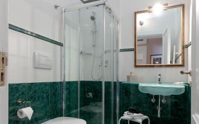 Camera Matrimoniale/Doppia con Letti Singoli con Bagno Privato Esterno