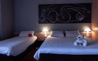 Chambre Standard avec 1 Lit Double et 1 Lit Simple Chambre Standard avec 1 Lit Double et 1 Lit Simple