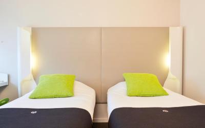 Chambre Triple avec 2 Lits Simples et 1 Lit Junior (- 10 Ans)