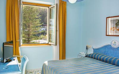 Camera Tripla Standard