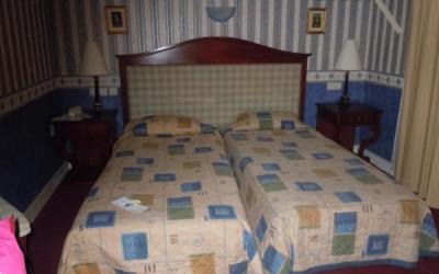 Chambre Quadruple (4 Lits Simples) Chambre Quadruple (4 Lits Simples)