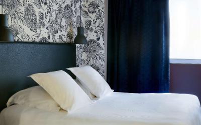 Chambre Lit King-Size Supu00e9rieure - Non-Fumeurs Chambre Lit King-Size Supu00e9rieure - Non-Fumeurs